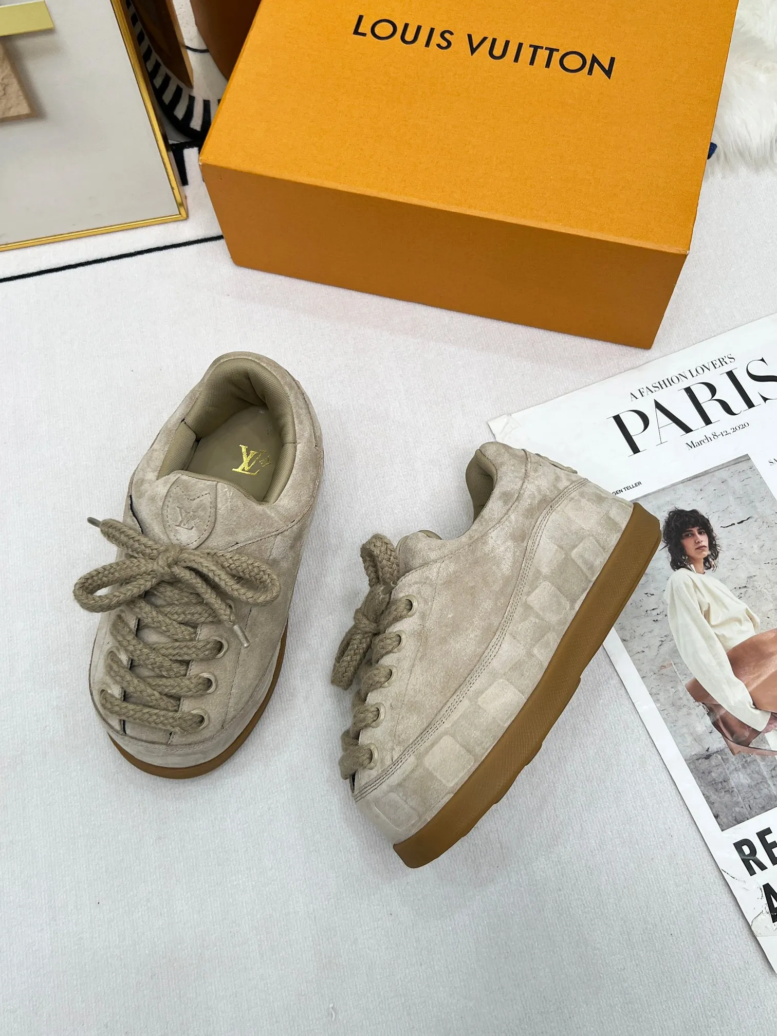 Factory direct sales p660🐘🐘Women's shoes, women's clothing louis vuitton (Louis Vuitton/lv)🔍Autumn and winter~Ugly little chubby, new shoe type YETI🔥🔥🔥🔥 Super street style bread shoes are here! ! ! Chubby is so cute~💞 What a great tool for showing off slim legs! The inner height is increased by 5 cm, the legs are longer and thinner, and the beef tendon bottom is super comfortable, suitable for couples 💞💞💞💞 Fabric: imported high mercerized ox velvet embossed craftsmanship Number of yards: 35-45 yards (46🉑custom-made, non-returnable)